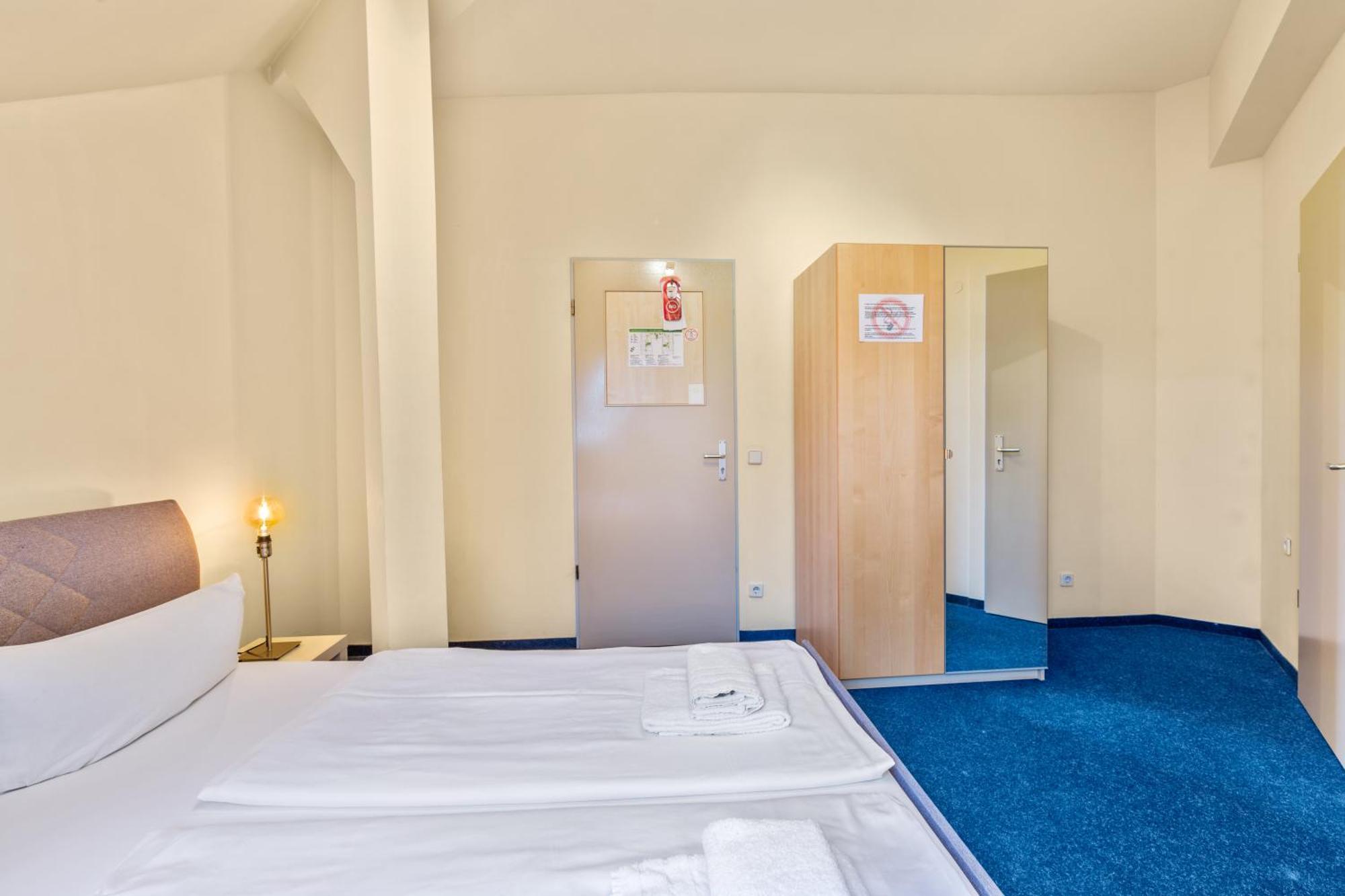 Hotel Comenius Berlin Exteriör bild